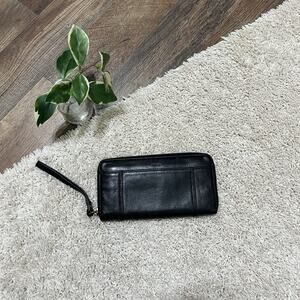 Vintage Fossil Black Leather Zip Closure Wallet